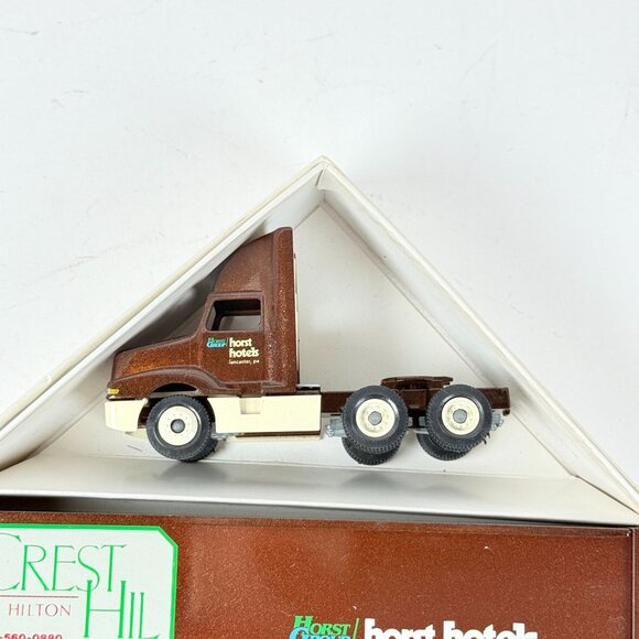 Winross 1990's Diecast Truck 1:64 Scale Horst Hotels Crest Hill Hilton Promo - Picture 2 of 9